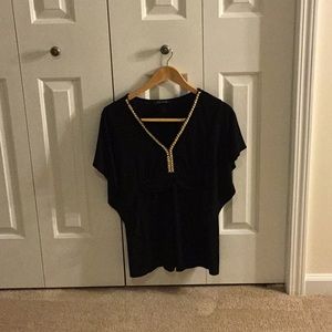 White House Black Market top w/white, gold size XS